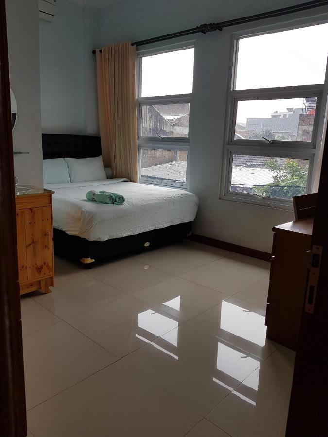 G10 Near Afrika Guest house Bandung