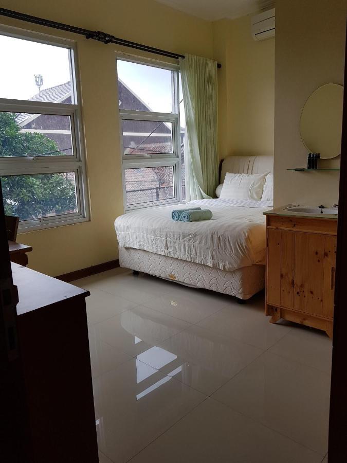 G10 Near Afrika Bandung