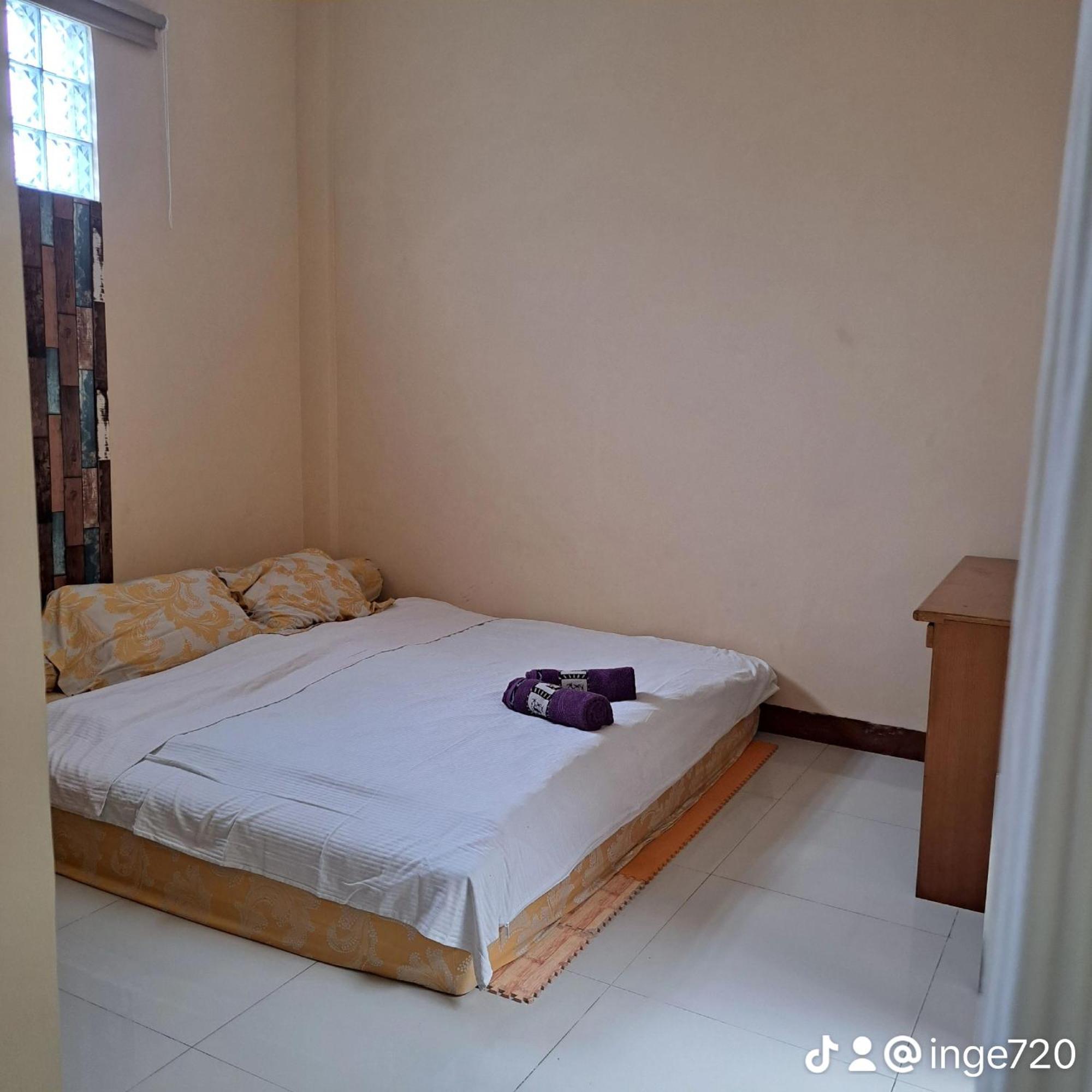 G10 Near Afrika Guest house Bandung