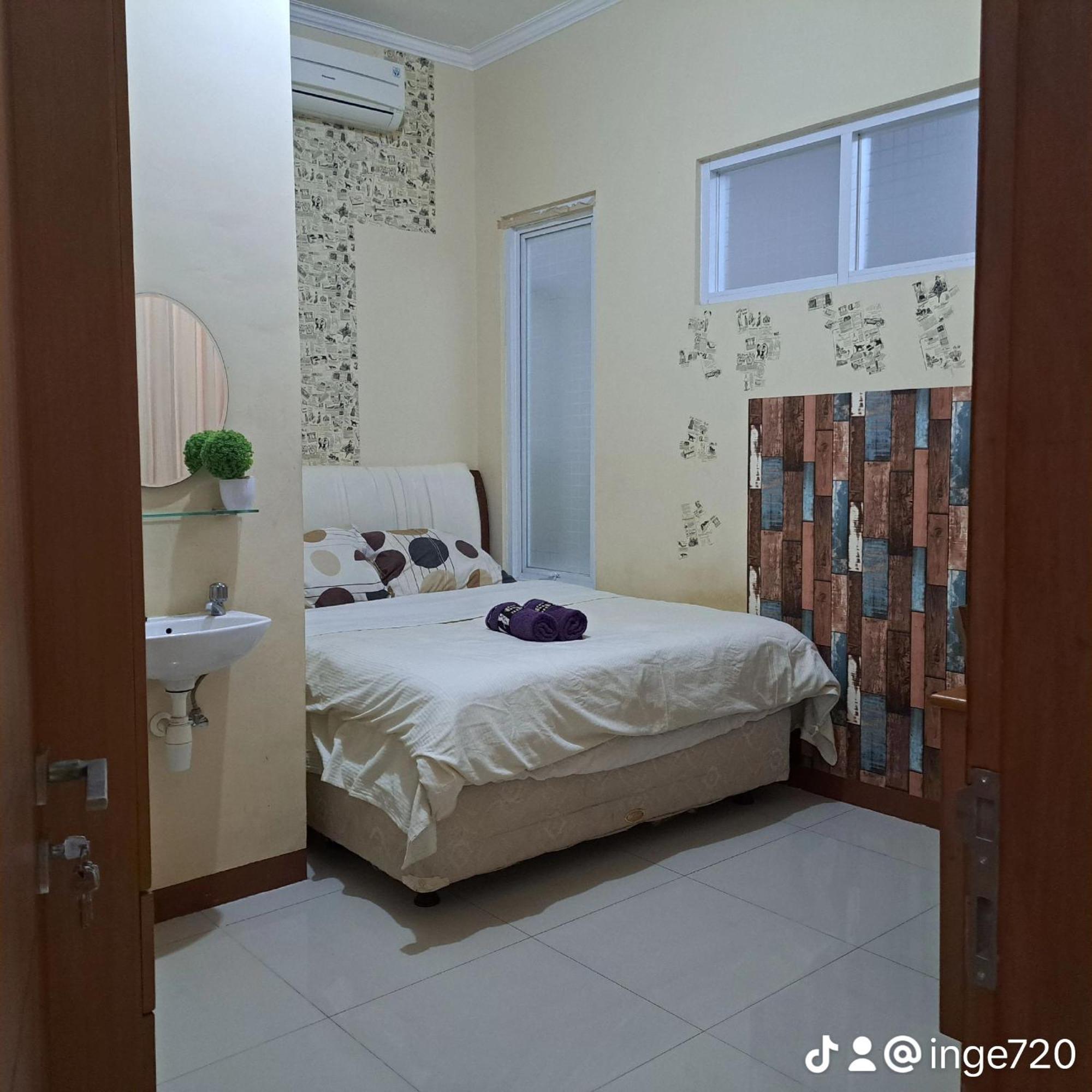 G10 Near Afrika Guest house